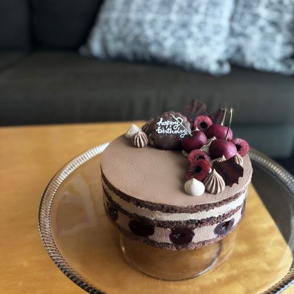 親子でお誕生日のケーキ作り